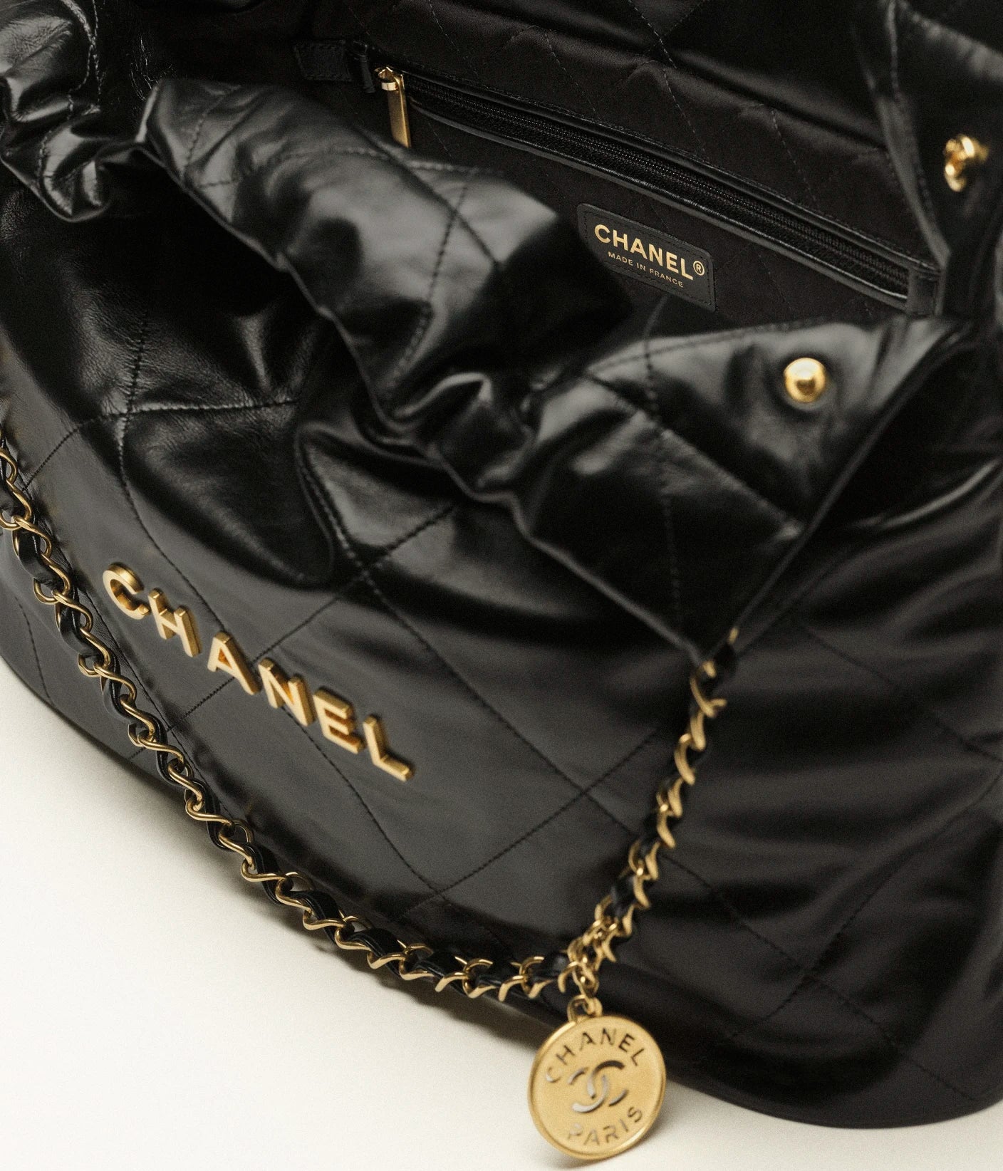CHANEL 22 Handbag
