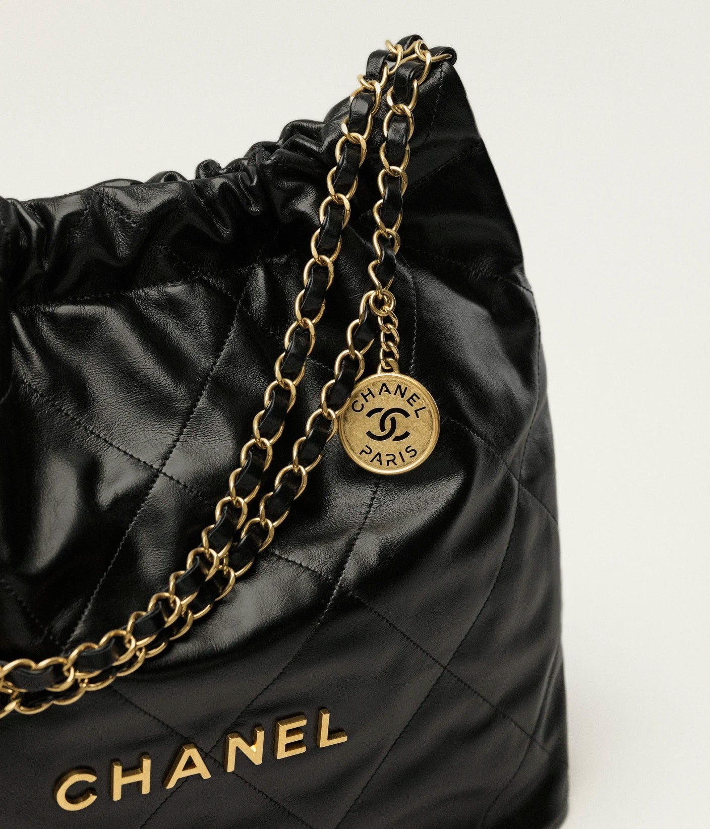 CHANEL 22 Handbag