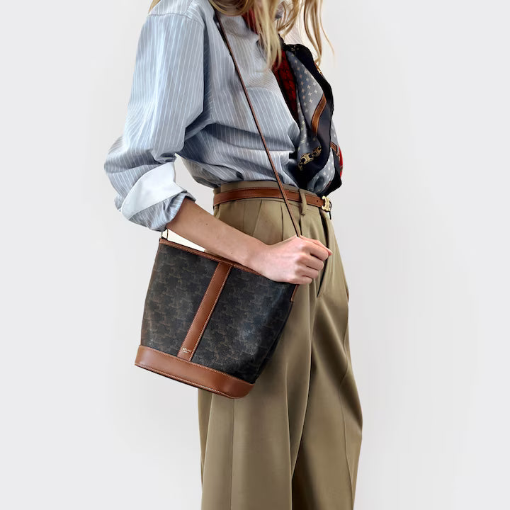 Small Bucket IN Triomphe Canvas and calfskin