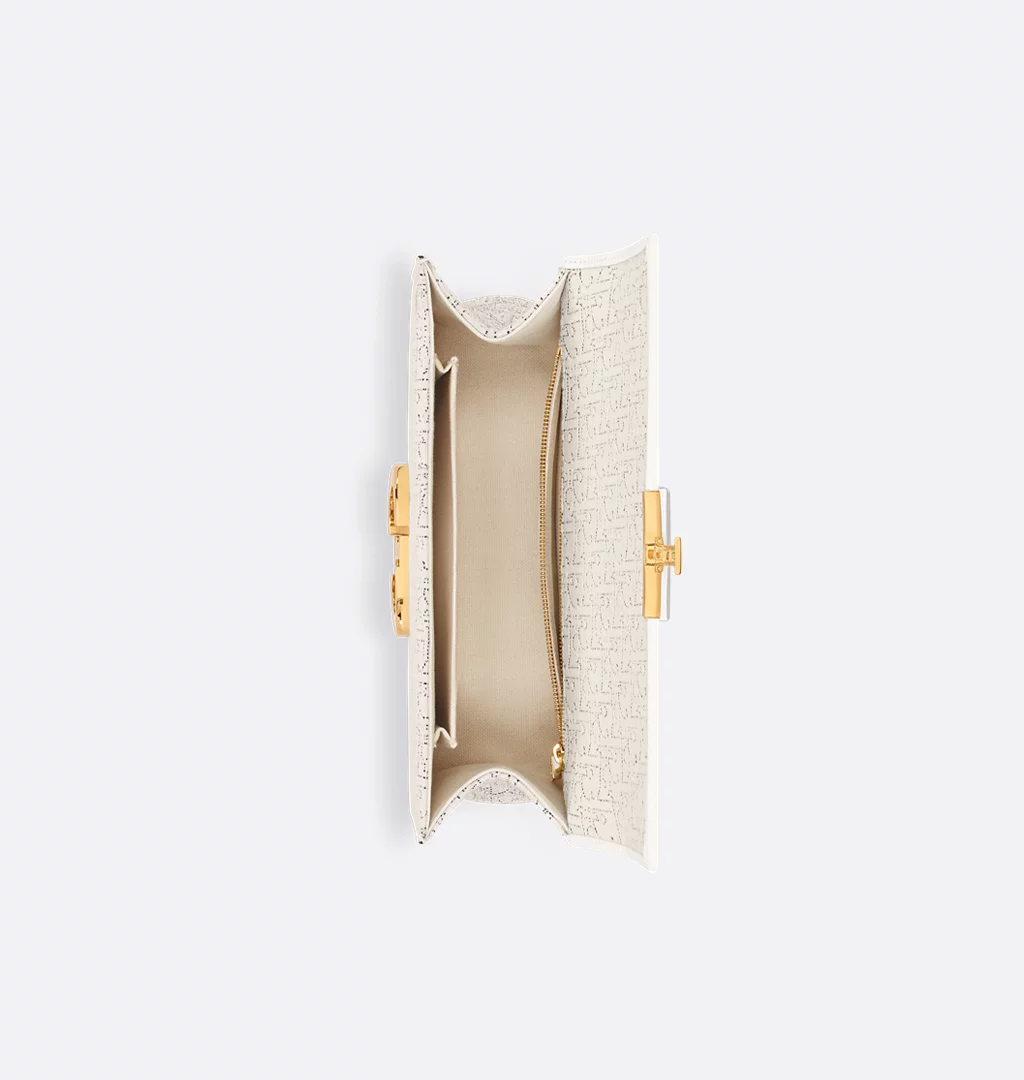 30 Montaigne Chain Bag